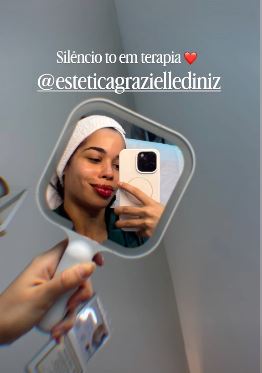 Detalhe do atendimento de limpeza de pele